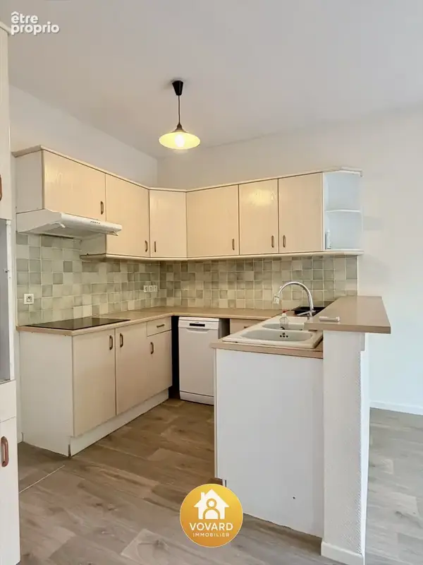 Appartement F3 en Rez de jardin - en plein centre ville - - photo 4