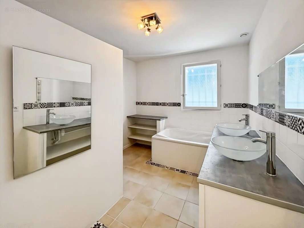 Maison à COULOUNIEIX-CHAMIERS