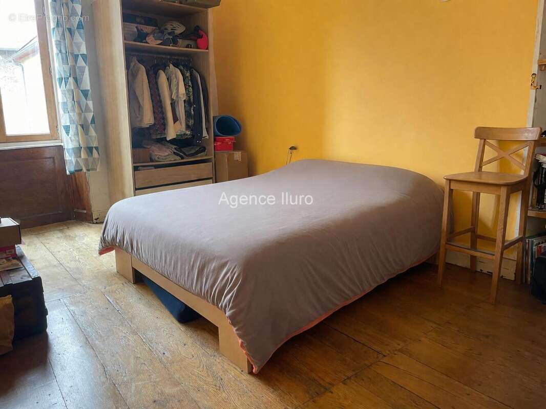 CHAMBRE 1 - Appartement à OLORON-SAINTE-MARIE