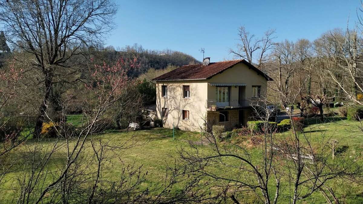 Maison à SAINT-MARTIN-LAGUEPIE