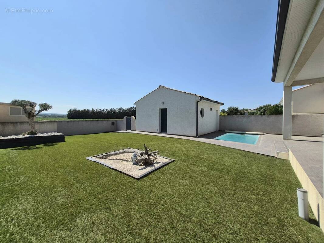 Villa de plain-pied avec Garage et Piscine - photo 2