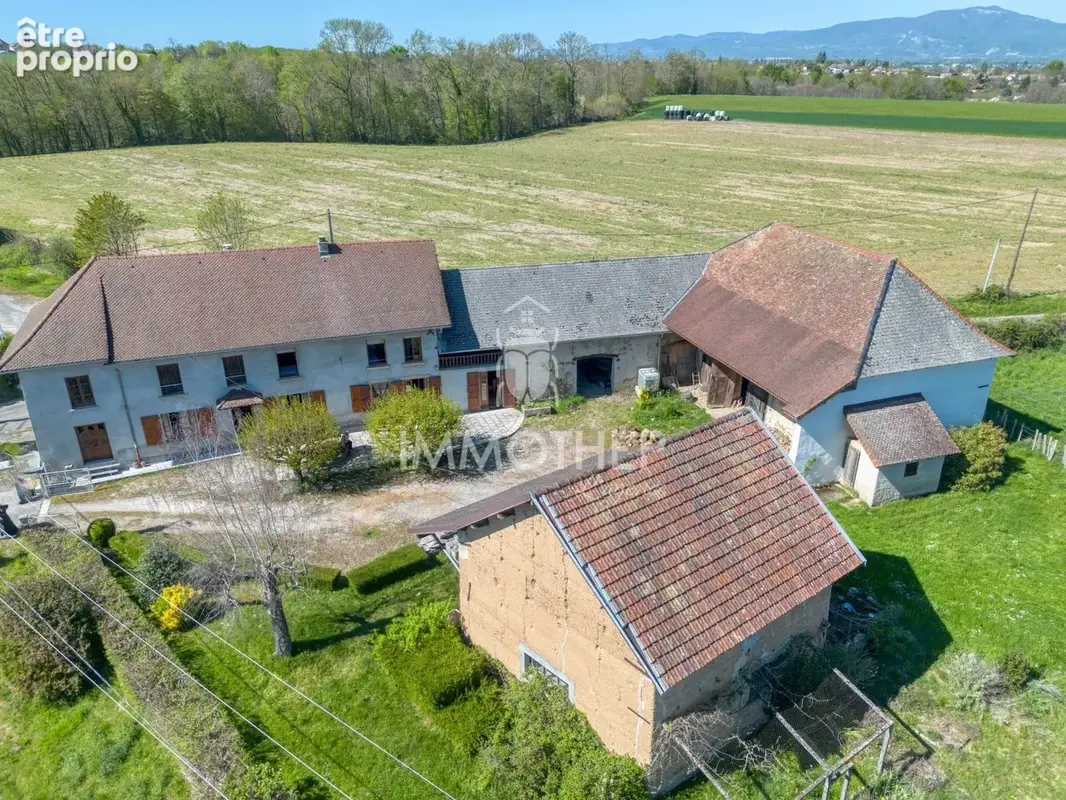 Maison 215 m² à Chimilin  - photo 2