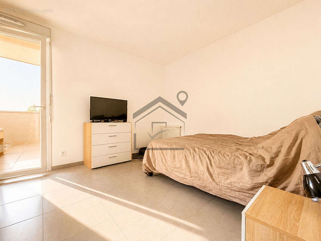 Appartement 43 m² à Marignane  - photo 4