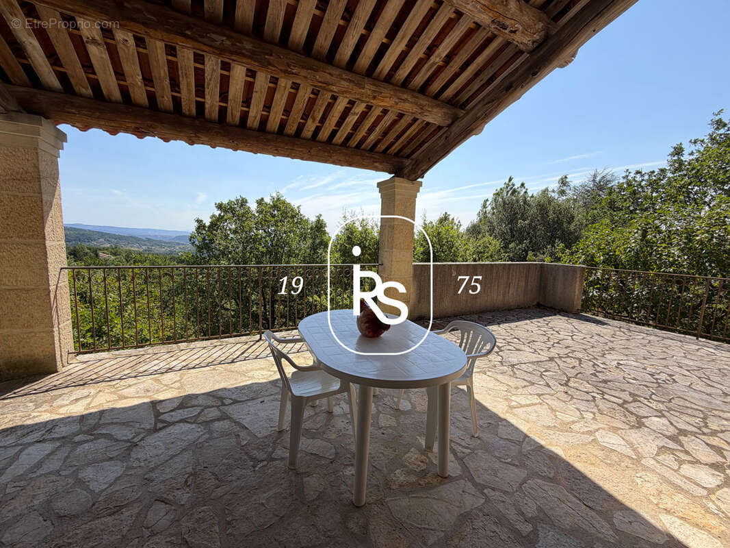 Villa confortable de 204 m2 habitables avec une vue panoramique et 5392 m2 de terrain arboré - photo 12