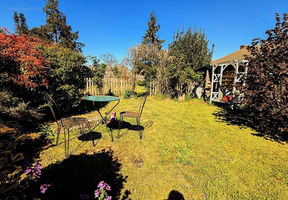 Maison de charme – 90 m² – 3 chambres – jardin clos – garage – PONTVALLAIN (72) - photo 2