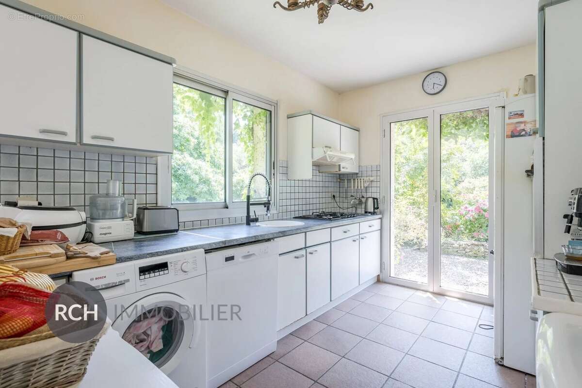 Maison à LE PERRAY-EN-YVELINES