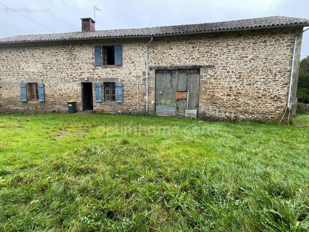 Corps de ferme à rénover avec 9511 m2 de terrain - photo 17