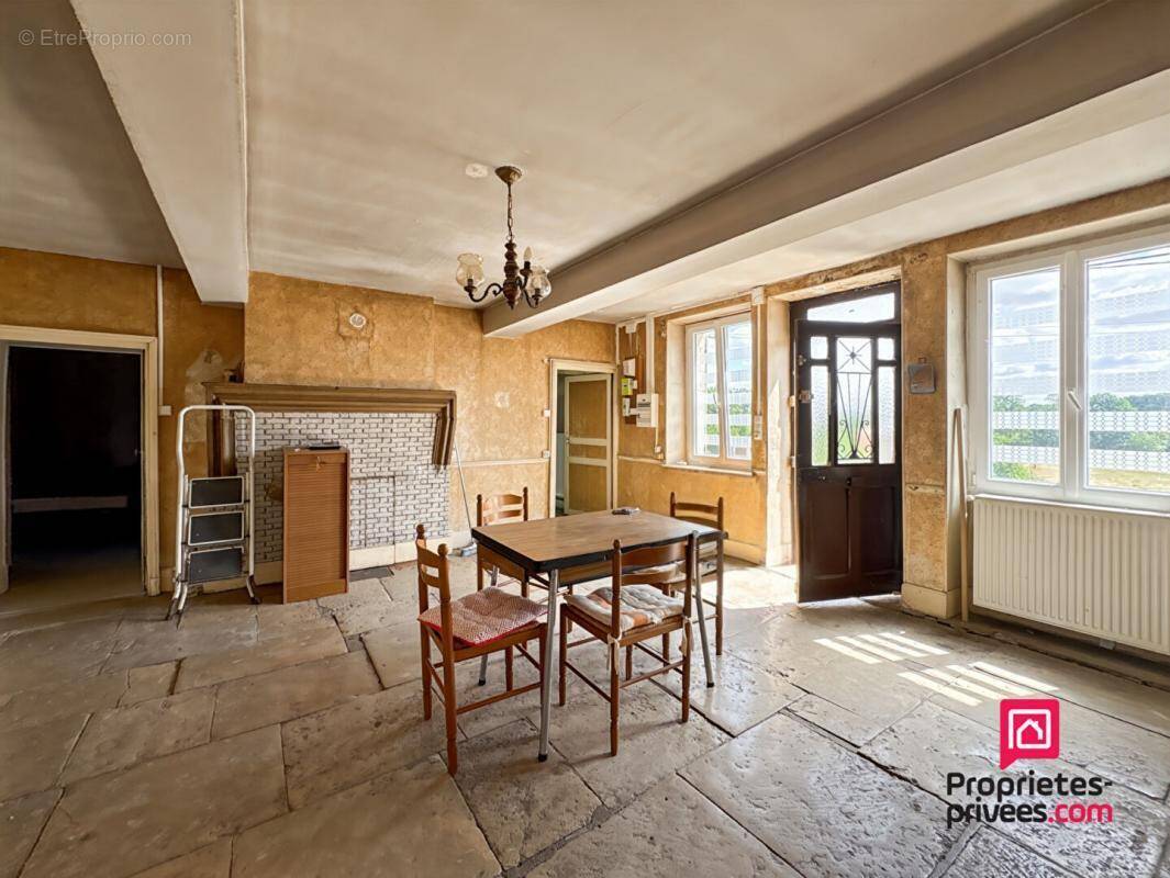 Maison à PRECY-SOUS-THIL
