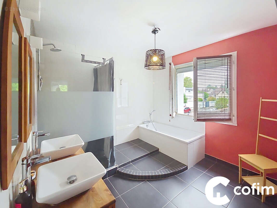 Appartement 111 m² à Lons  - photo 6