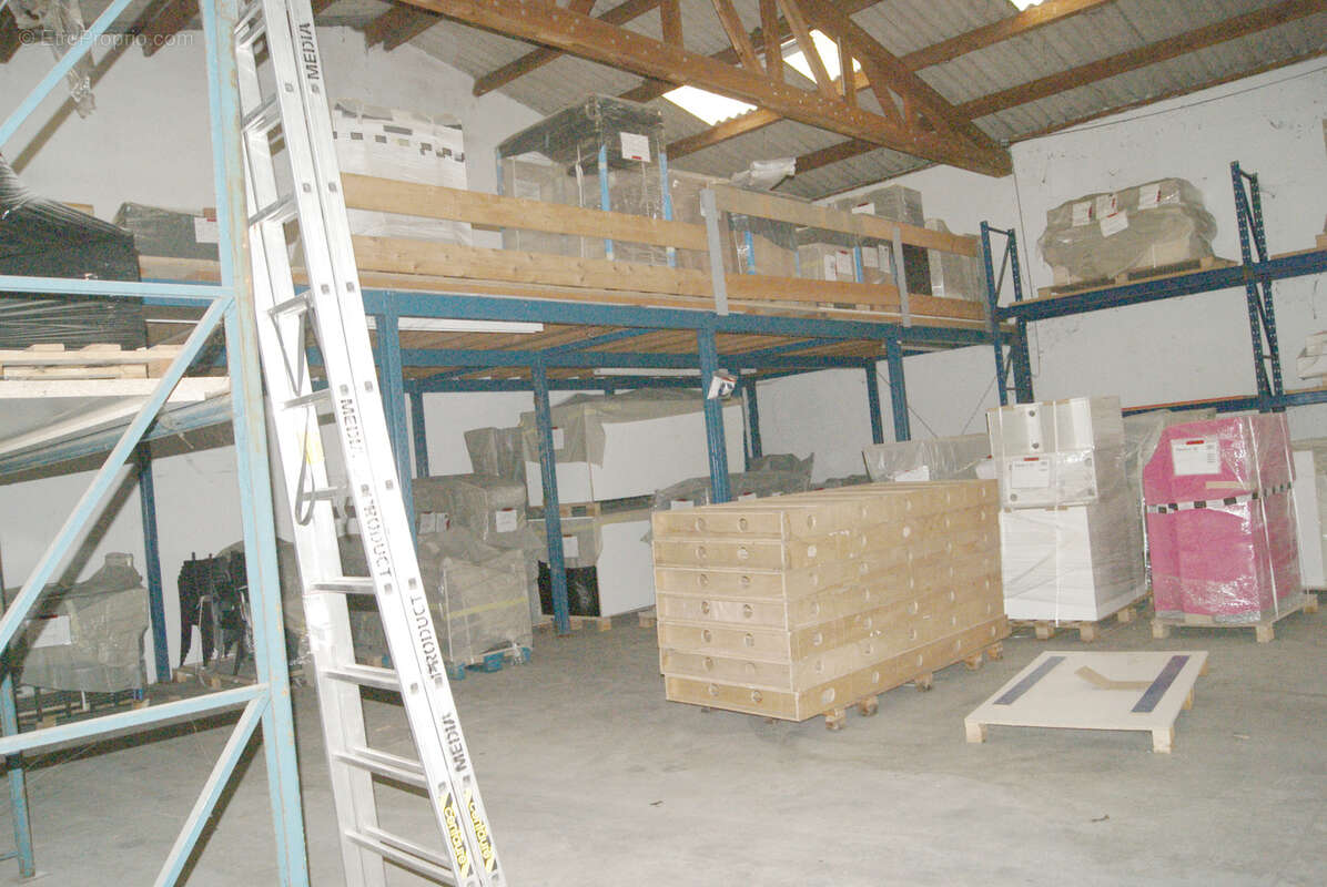 Commerce à SAINT-BONNET-DE-MURE