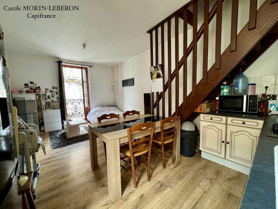 Immeuble en pierres, deux appartements de type 3, deux garages - photo 2