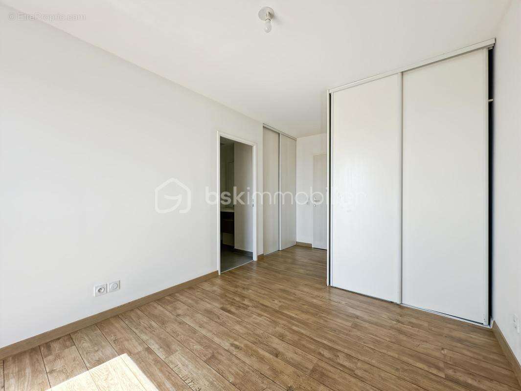 Appartement 3 chambres avec balcon et 3 places de parking - photo 11