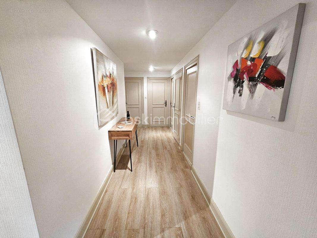 Maison à COMMELLE-VERNAY