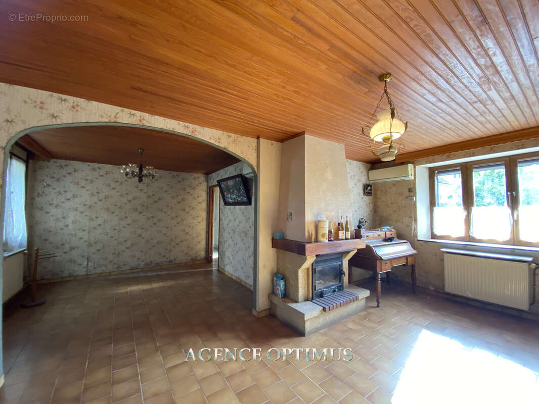 MAISON ANCIENNE A RAFRAICHIR - 104m2 de plain-pied avec dépendances - photo 5