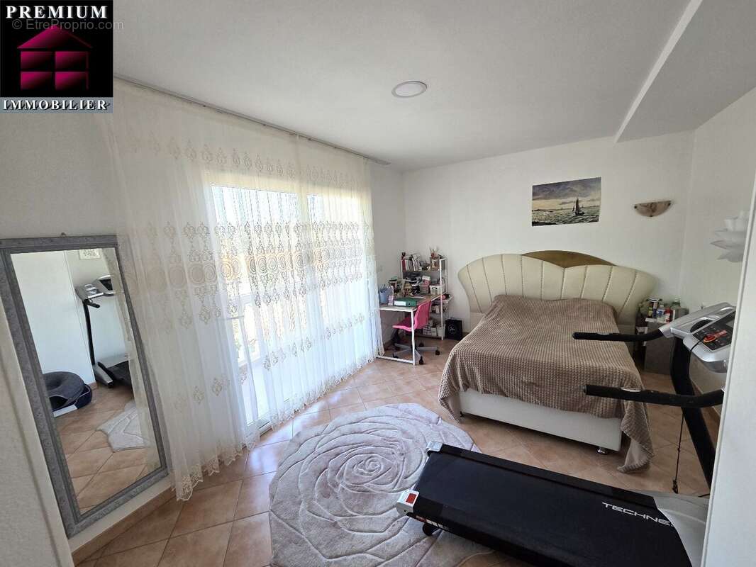 Maison à PEYRESTORTES