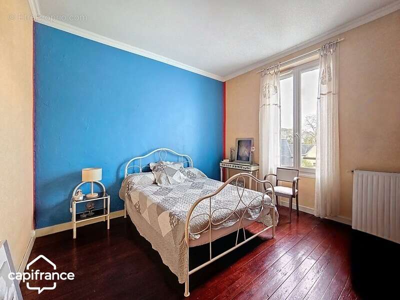 THOUARS  Place Lavault  Maison de 120 m2 4 chambres - photo 4