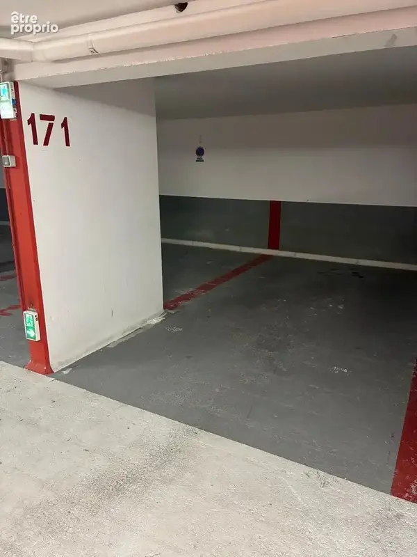 Parking à PARIS-12E