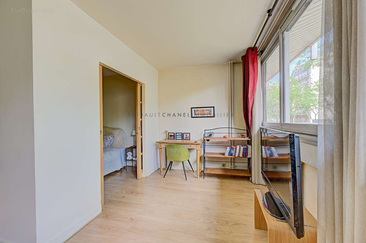 Appartement à PARIS-14E