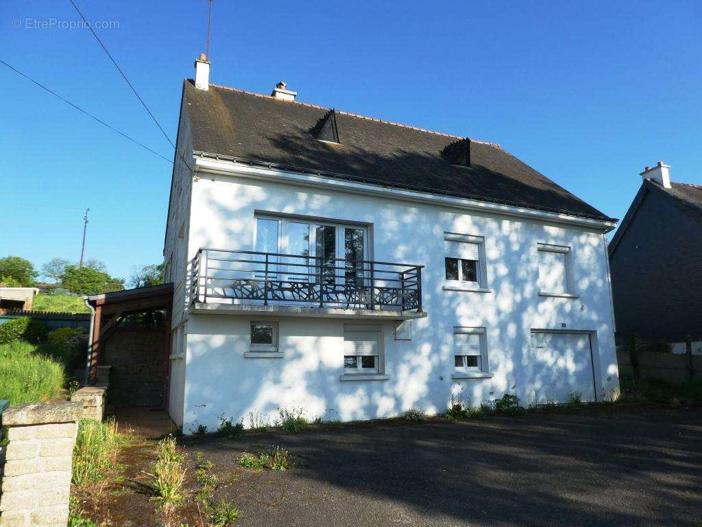 Maison à LOCMALO