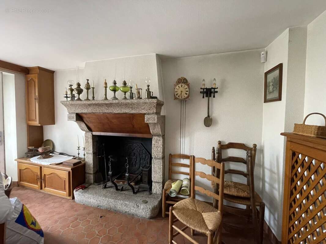 À vendre – Maison à rénover avec grand terrain – Quartier du Douet, Saint-Sébastien-sur-Loire - photo 8