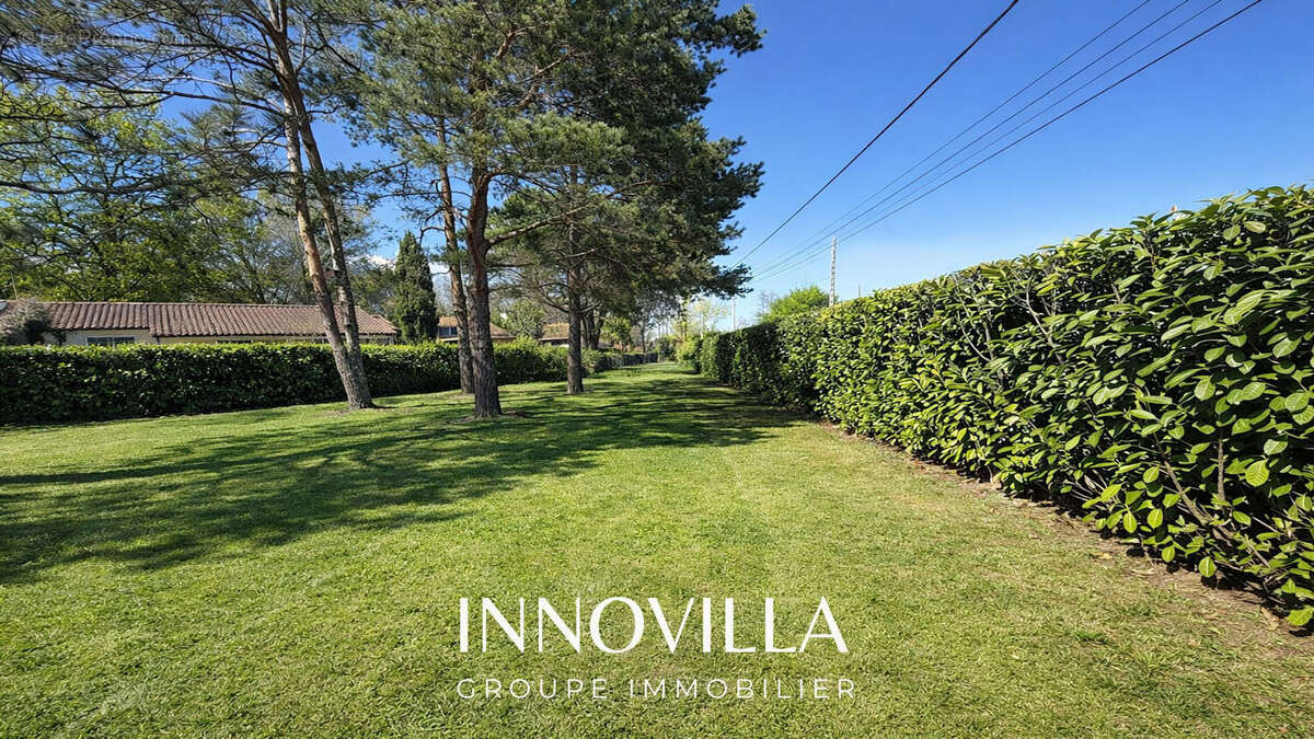 Terrain à LABASTIDE-SAINT-SERNIN