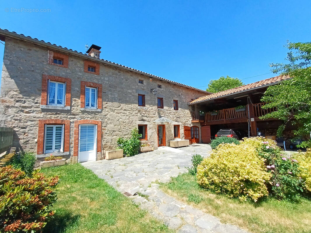 Maison à SAUVESSANGES