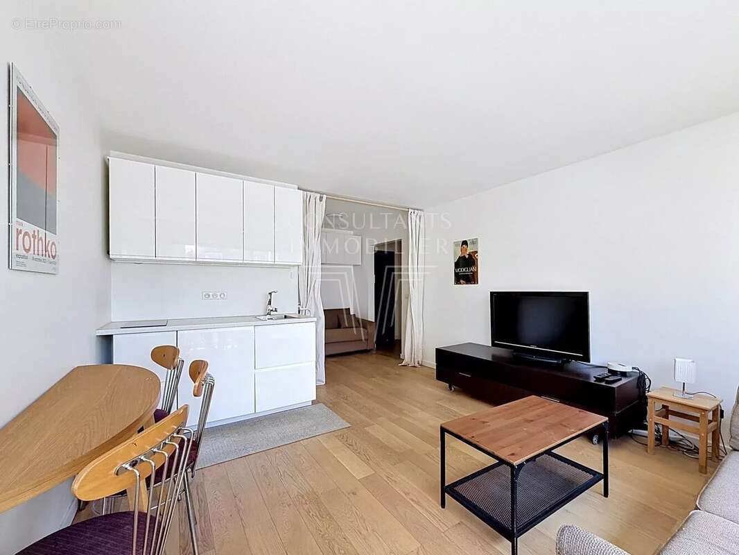 Appartement à PARIS-17E
