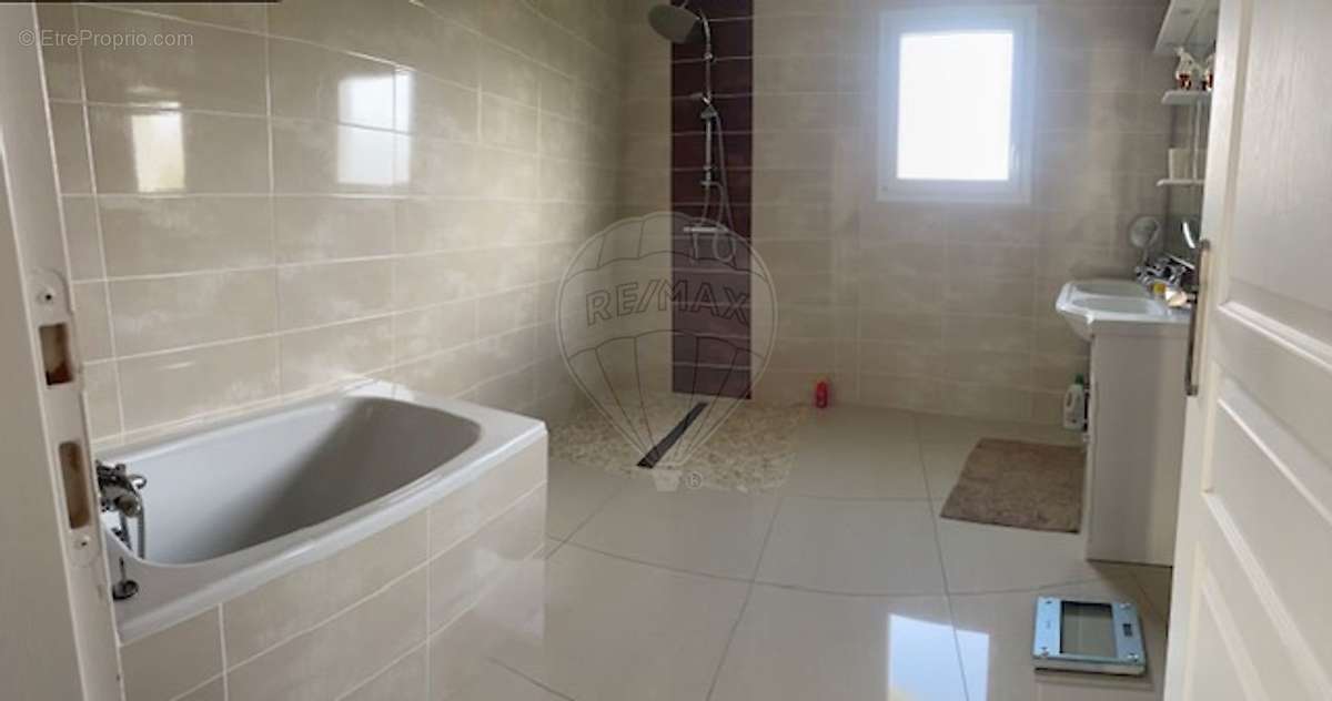 Maison à MESCHERS-SUR-GIRONDE