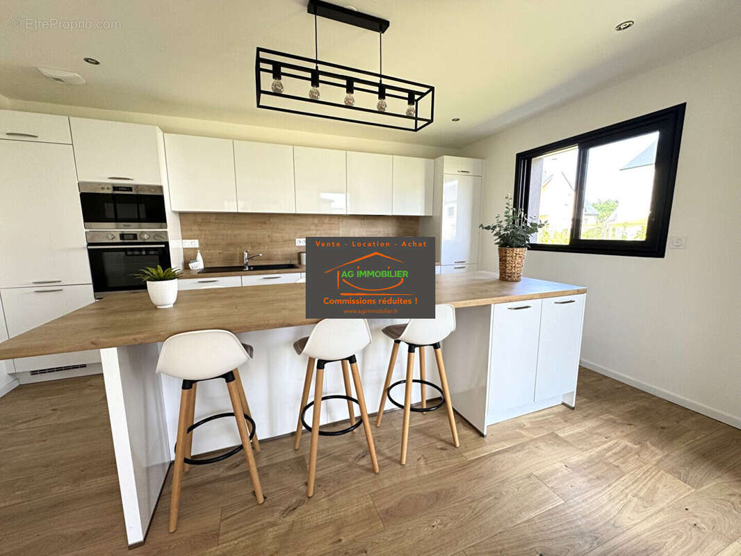 Maison à LA CHAPELLE-DES-FOUGERETZ