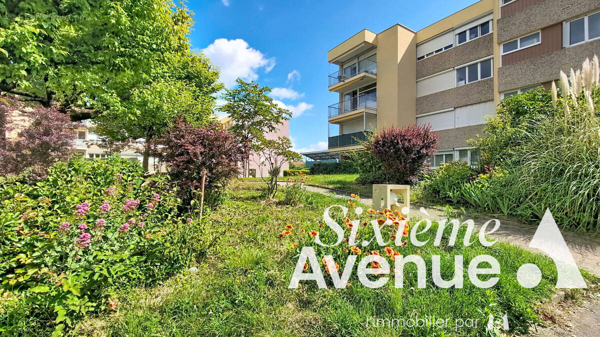 Appartement à BRON