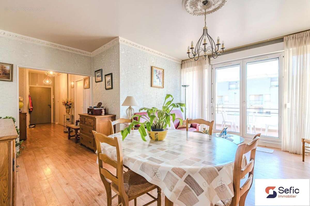 Appartement 85 m² à Reims  - photo 2
