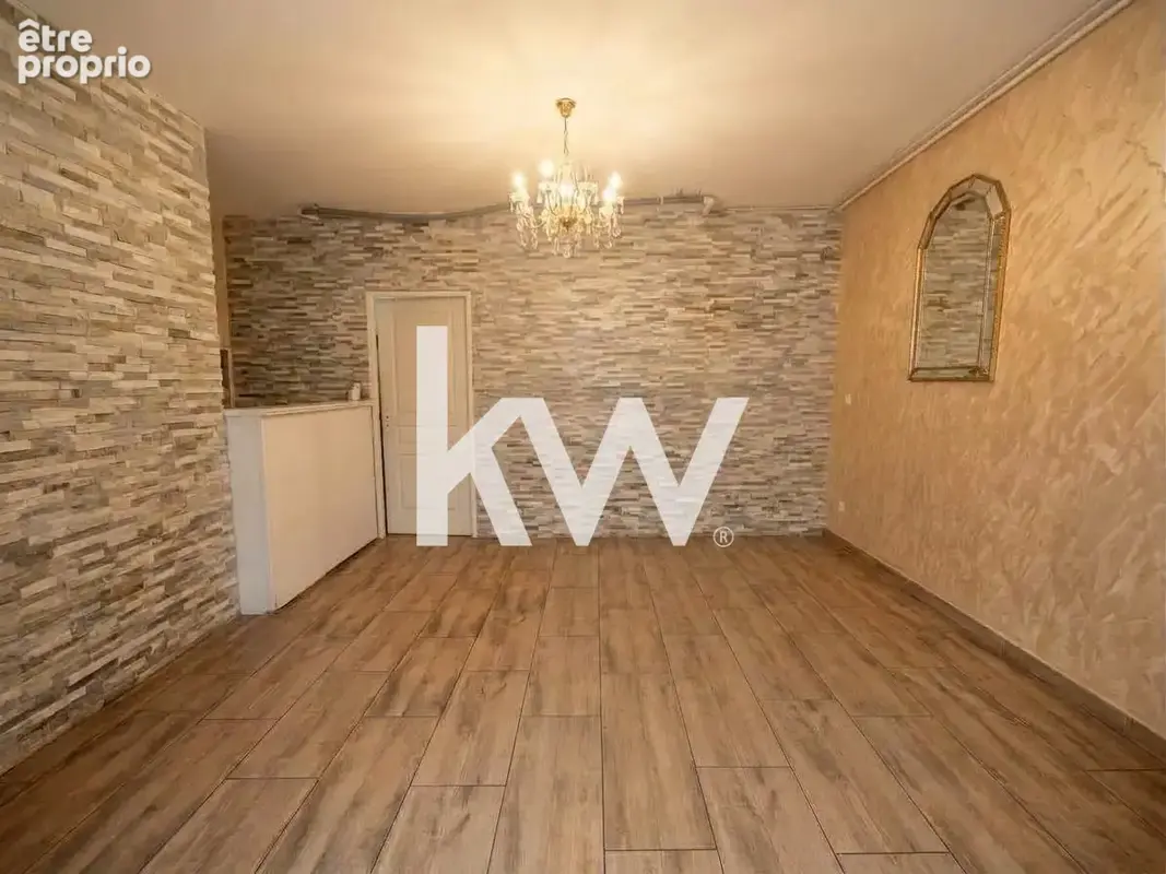 Appartement 75 m² à vendre à Saint-Etienne (42000) - photo 3