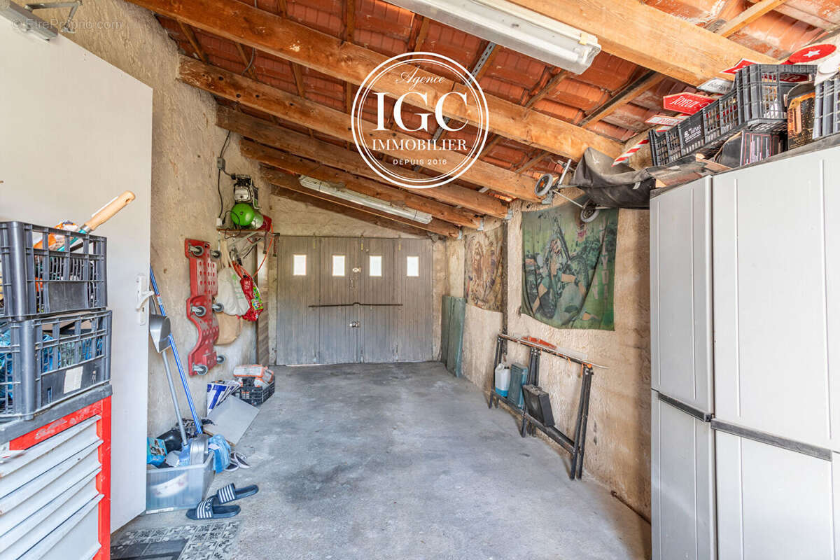 Maison Type 5 - 117m² - piscine - 445m² terrain - Marignane - photo 13
