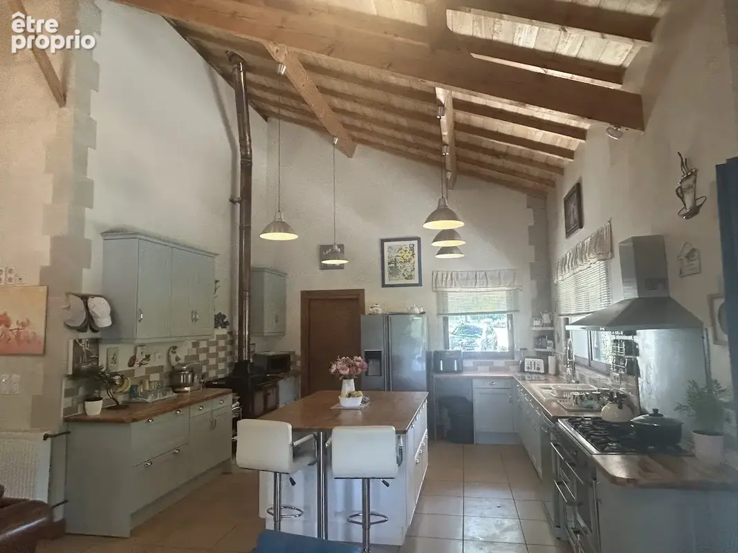 Maison d'architect avec étang, piscine, dépendances au calme. - photo 6