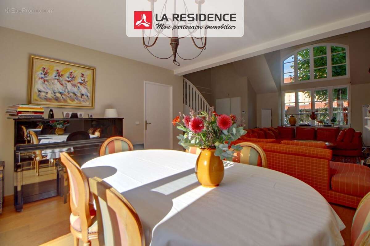 Maison à VERNEUIL-SUR-SEINE