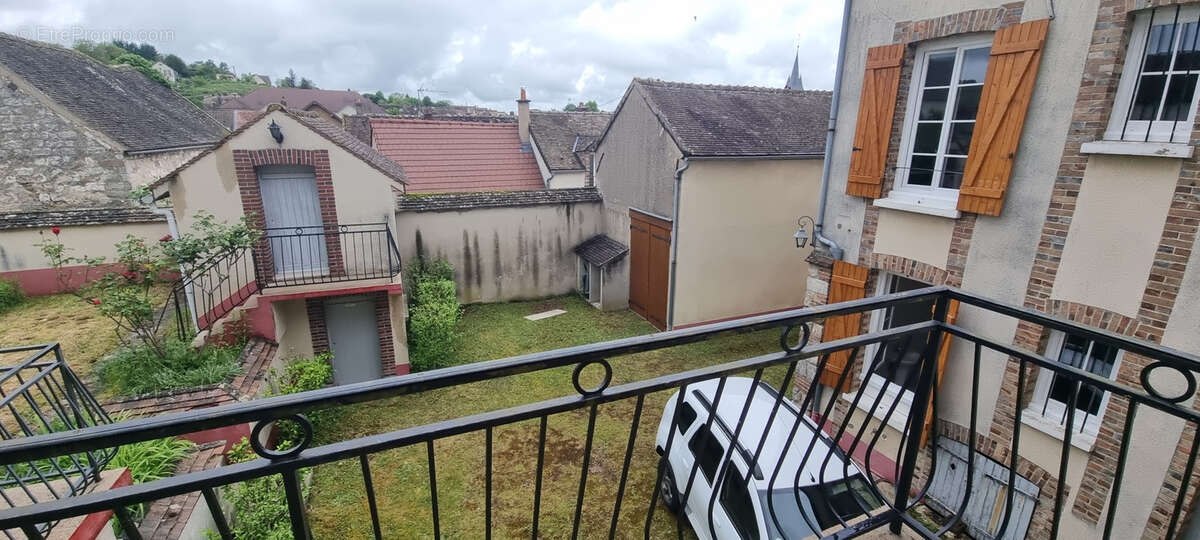 Maison à PONT-SUR-YONNE