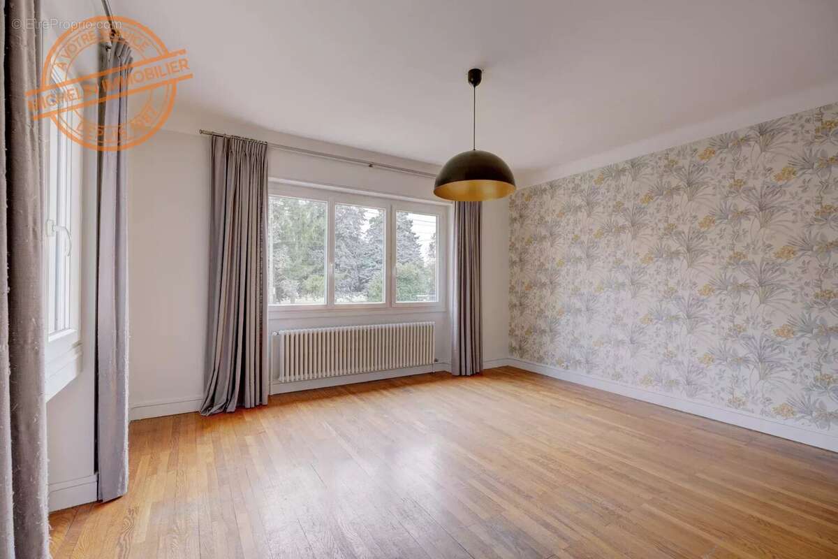 Maison à CHAMPAGNE-AU-MONT-D&#039;OR