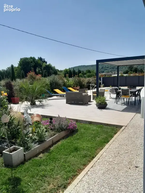 Villeneuve-sur-Lot maison contemporaine de 115 m²  avec piscine  sur un terrain de 800 m². Venez découvrir cette villa contempor - photo 13