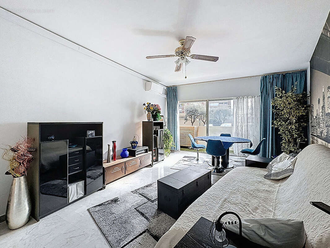 Appartement à ROQUEBRUNE-CAP-MARTIN