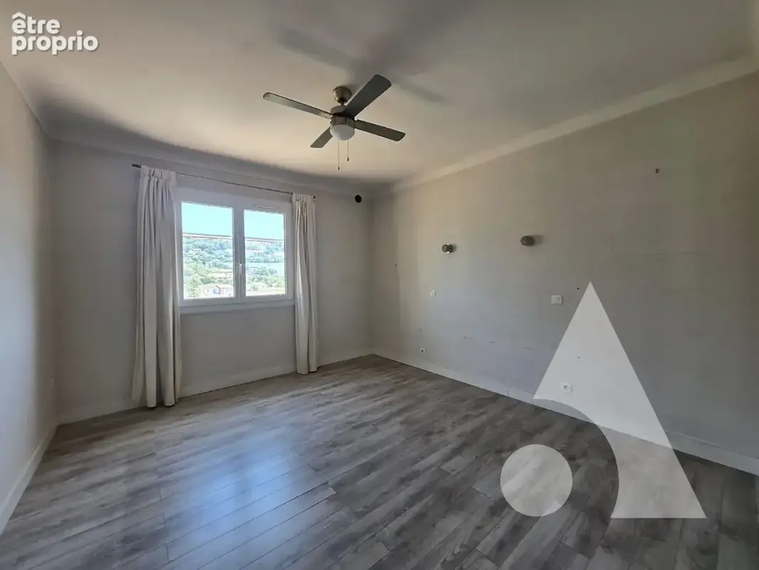 Saint-raphael maison 130  m2 avec studio indépendant, véranda, garage - photo 9