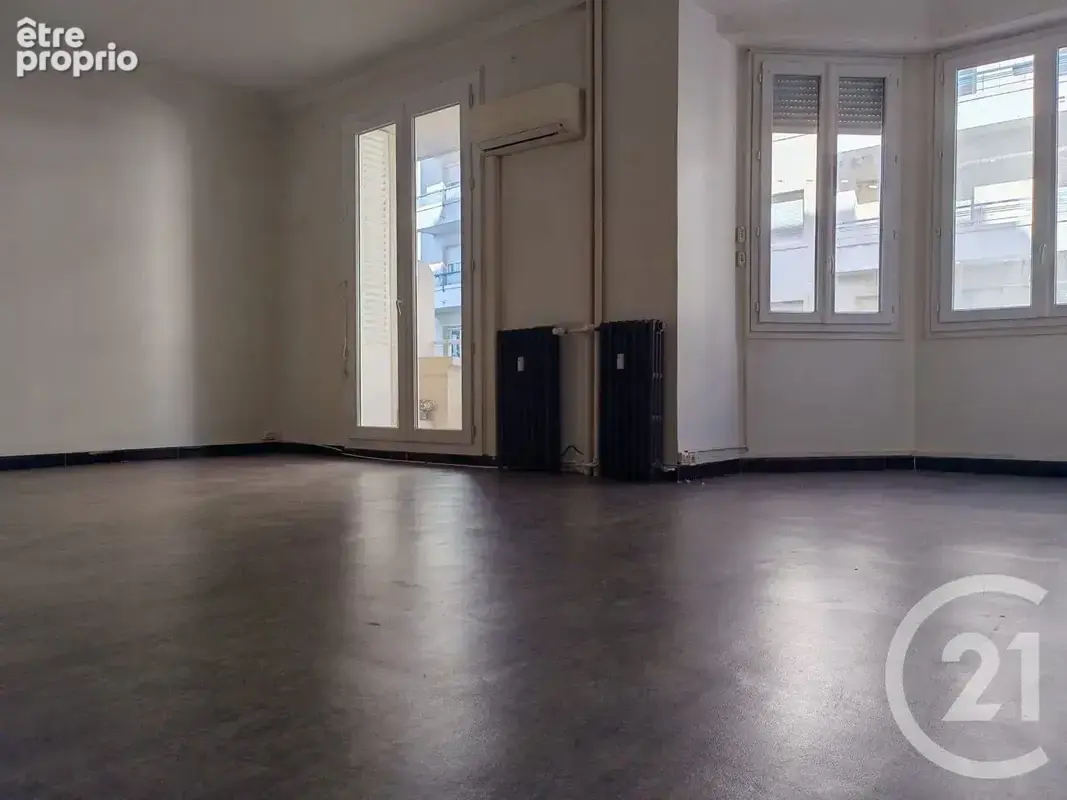 Appartement 2 pièces 67 m² à vendre à Toulon (83000) - photo 2