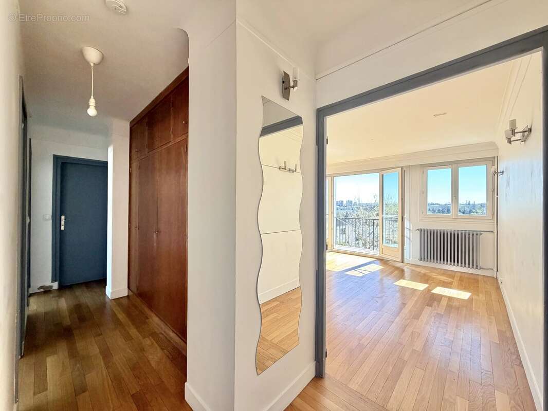 Appartement à VERRIERES-LE-BUISSON