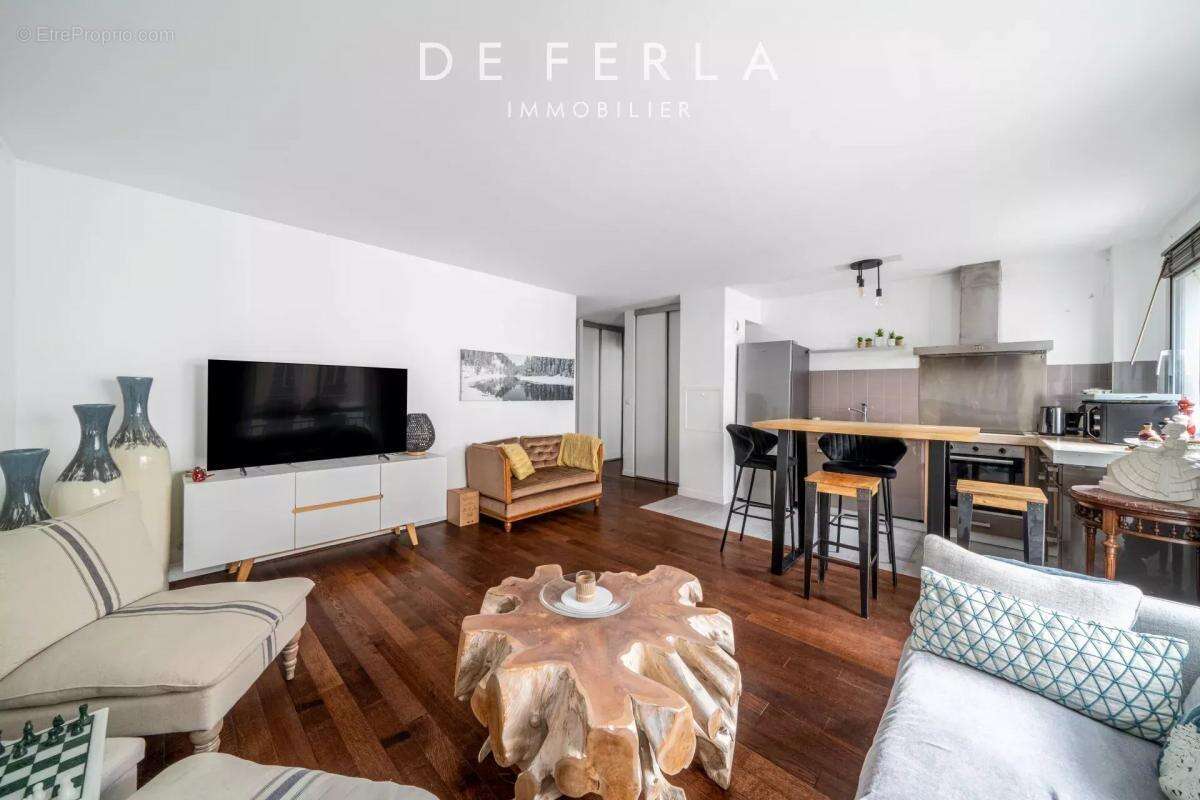 Appartement à PARIS-15E