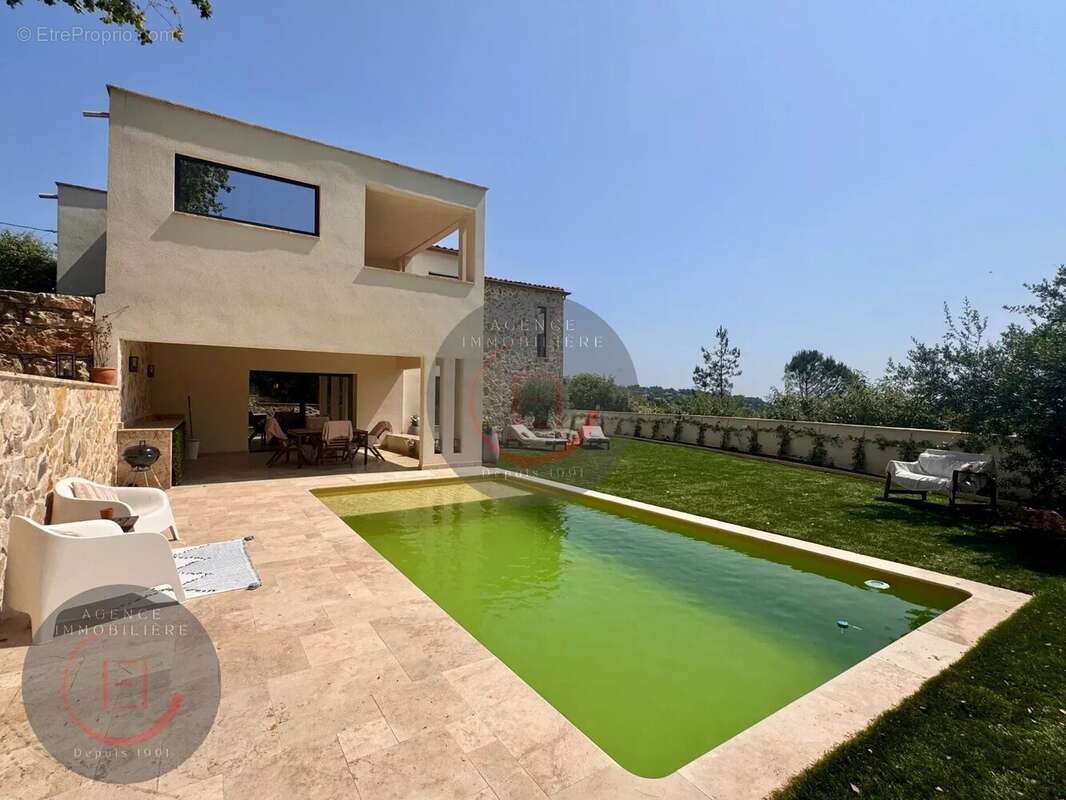 Maison à LES ADRETS-DE-L&#039;ESTEREL