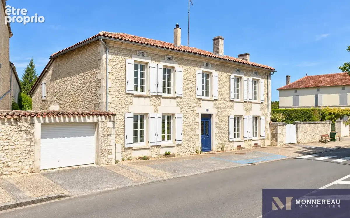 Maison à BARBEZIEUX-SAINT-HILAIRE