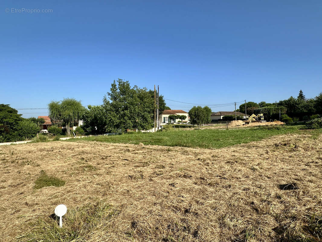 Terrain à CUNAC