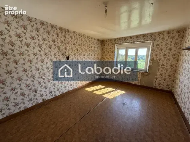 Au calme, à la campagne, maison en pierres à rénover, terrain de 800m2. - photo 8