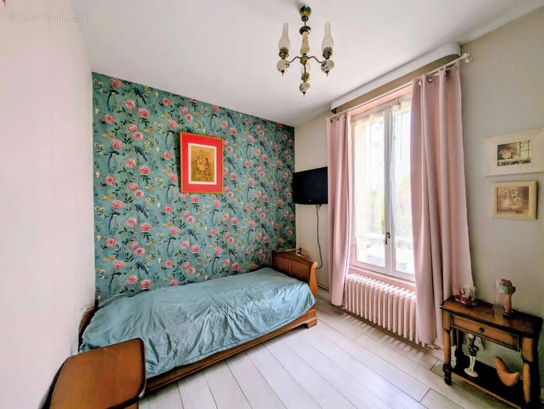 Ref 2152 - Maison 5 pièces - Sous-sol aménagé - jardin et garage - photo 6