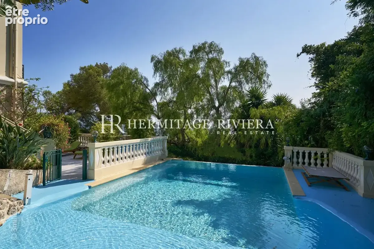 piscine de la villa belle époque à vendre à cap-d'ail