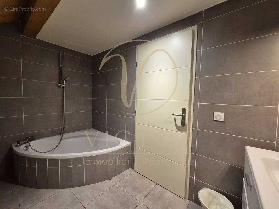 Appartement à SAINT-ETIENNE-DE-TINEE